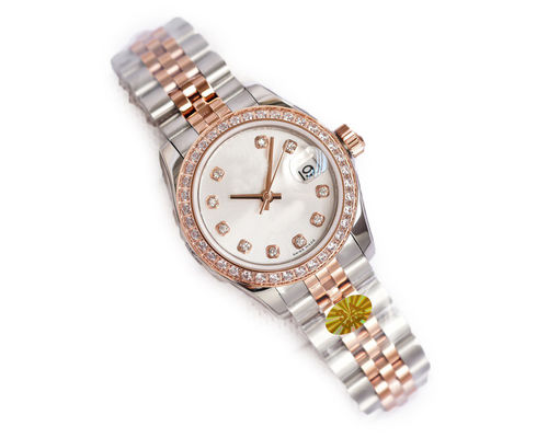 50g Weight Stylish Wrist Watch 200mm Band Length With Analog Display