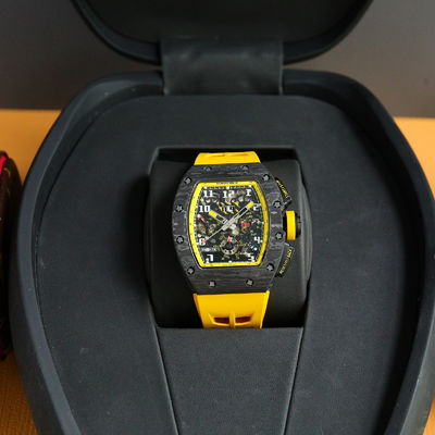 Lightweight Mens Stylish Watch 200mm Band Length Trendy Luxury Watches