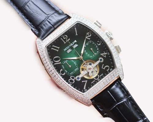 Functional Men Quartz Wrist Watch Water Resistance 2m Fashionable Wrist Watch
