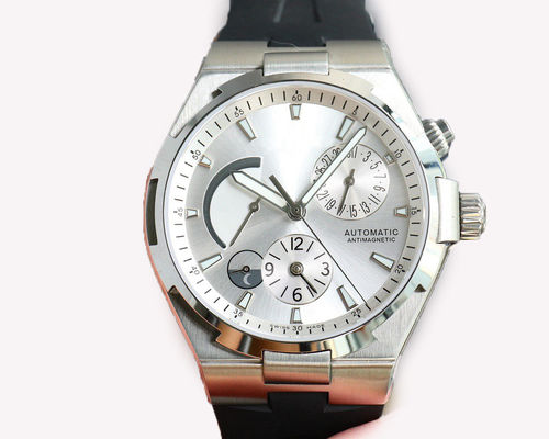Fashionable Battery Powered Watches Timepieces With Different Band Color