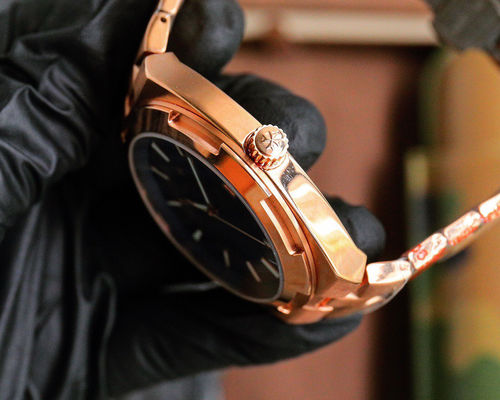 Personalized Custom Watch Exuding Luxury and Trendsetting Style
